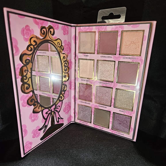 Disney Marie from the Aristocats Makeup Eyeshadow Palette - Picture 2 of 3